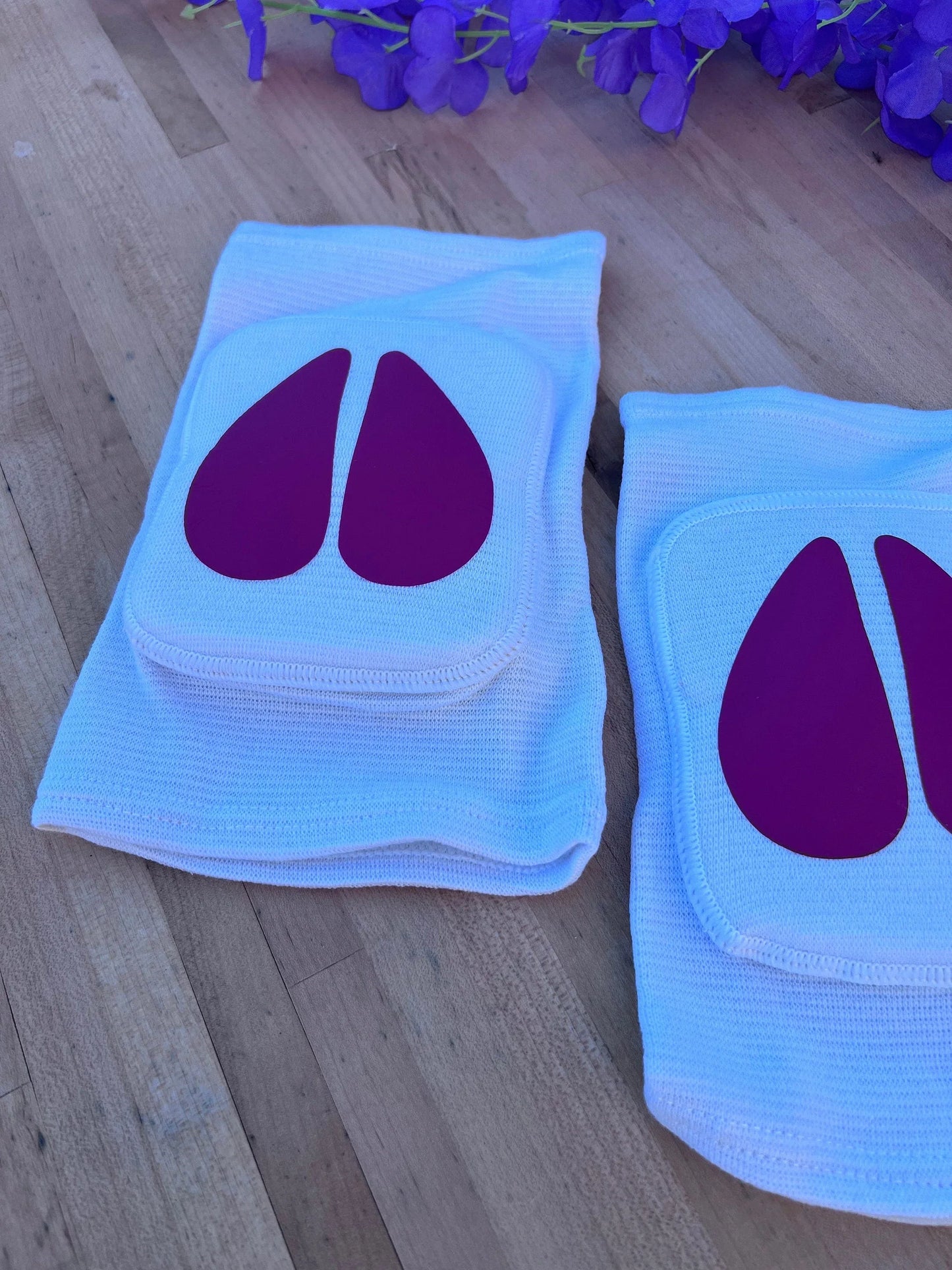 White Cow Knee Pads - Puppy's Aesthetics