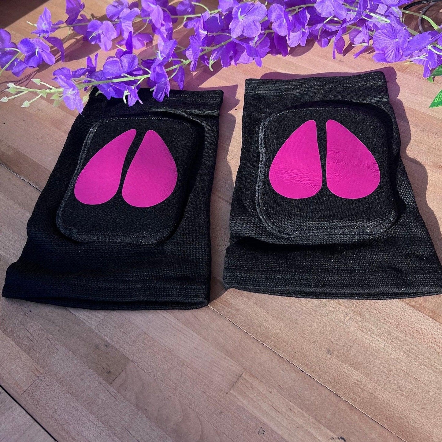 Black Cow Knee Pads - Puppy's Aesthetics