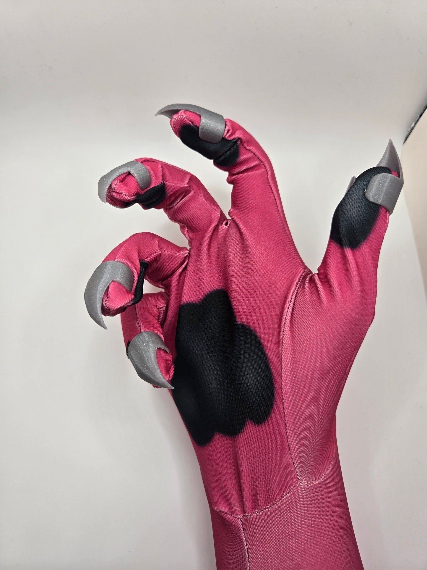 Finger Claws – For Teasing, Scratching & Sensual Tension-Building Touch