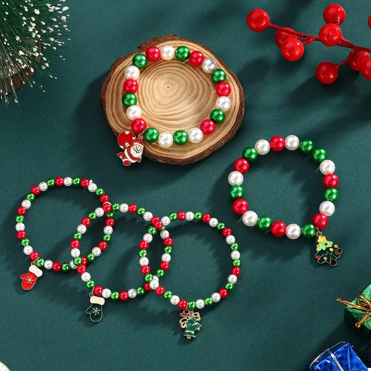 Holiday Pearl Charm Bracelet Set - Puppy's Aesthetics