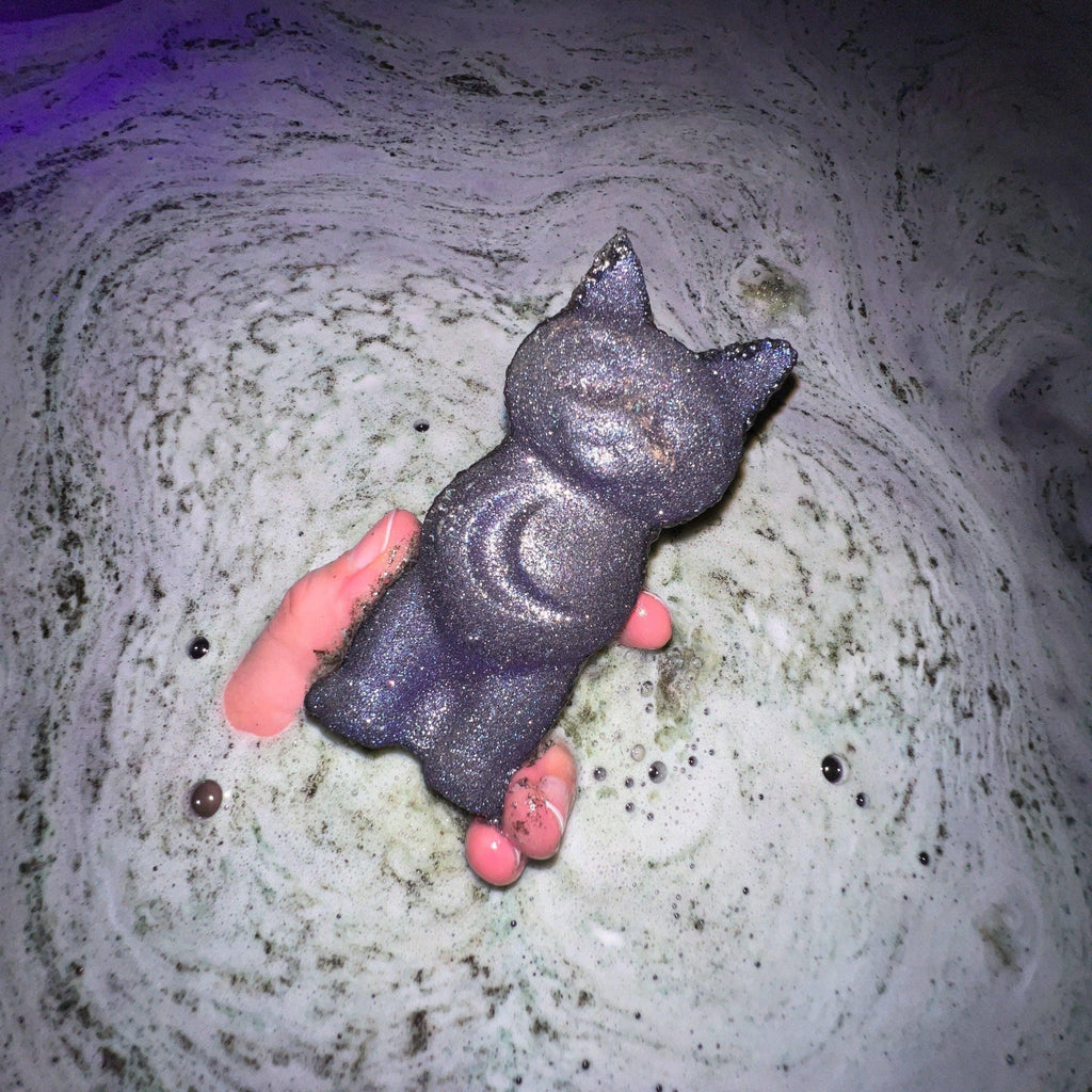 Lunar Kitty Bath Bomb - Puppy's Aesthetics