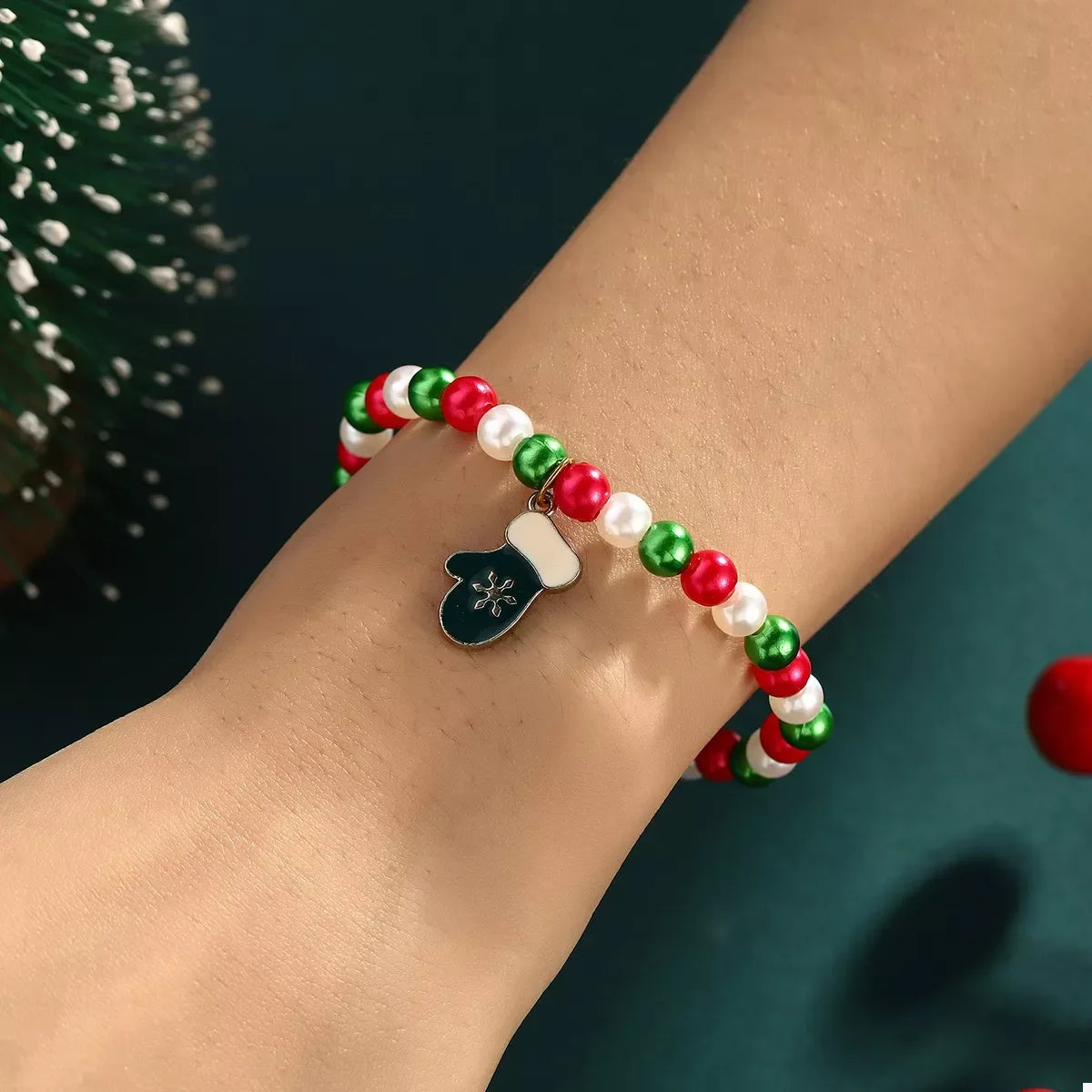 Holiday Pearl Charm Bracelet Set - Puppy's Aesthetics