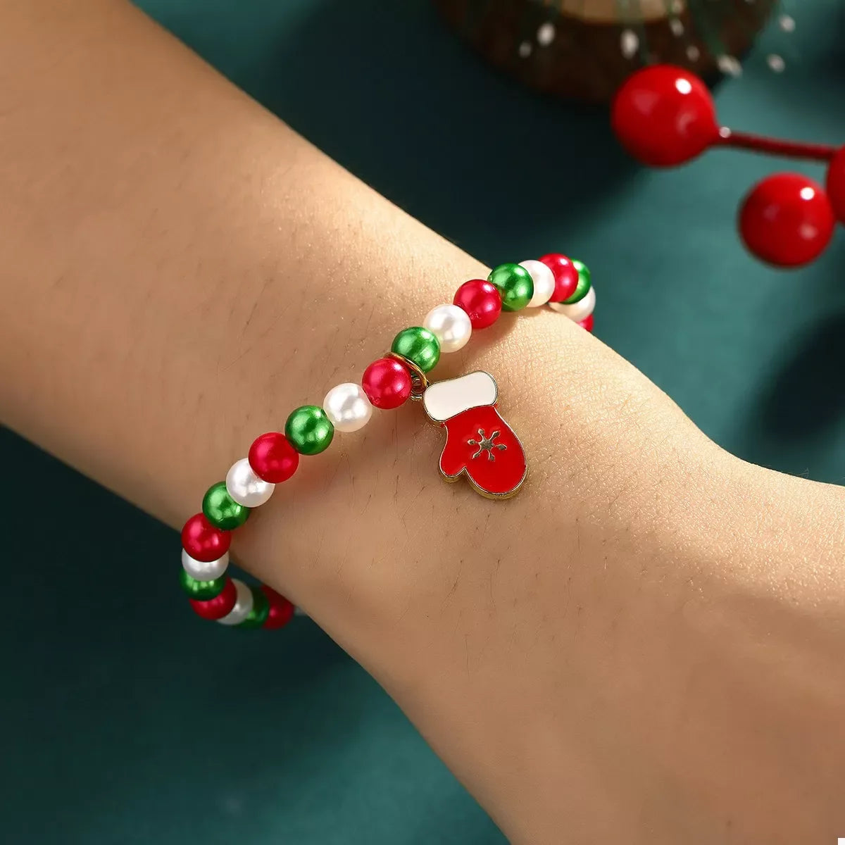 Holiday Pearl Charm Bracelet Set - Puppy's Aesthetics