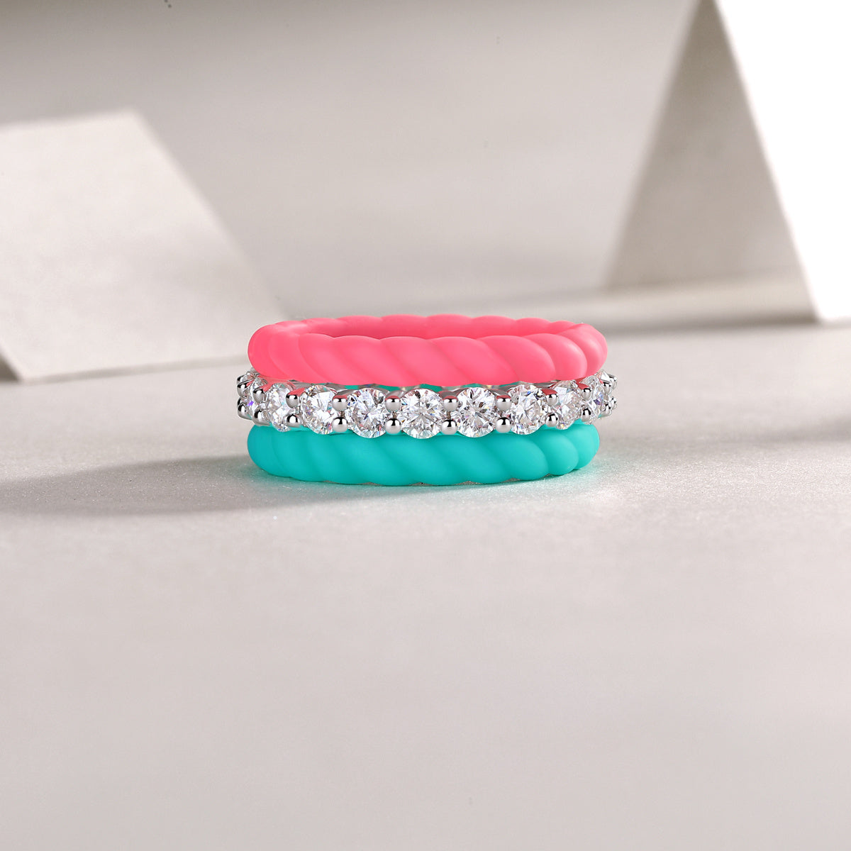 Dreamy Halo Rings – Luxurious Moissanite