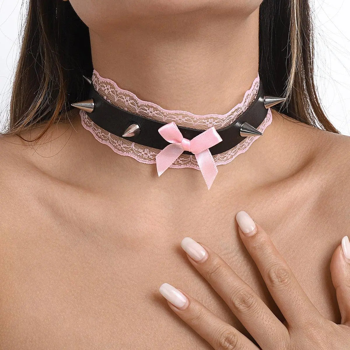 Adorable Spike Lace Collar Puppy's Aesthetics