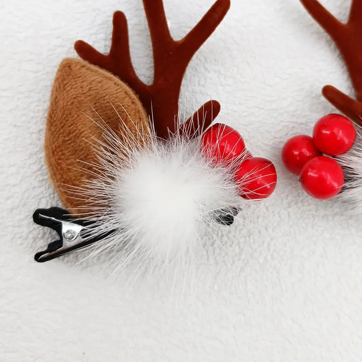 Reindeer Cheer Hair Clips - Puppy's Aesthetics