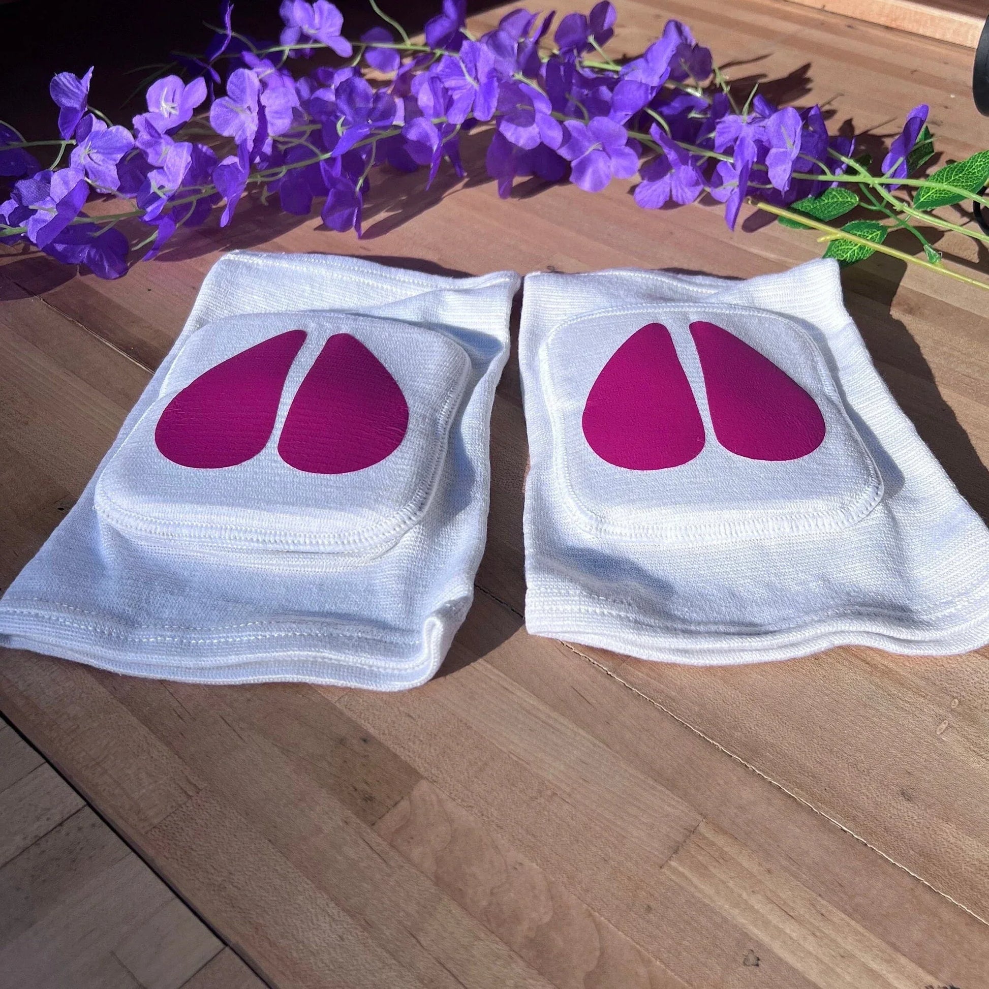 White Cow Knee Pads - Puppy's Aesthetics