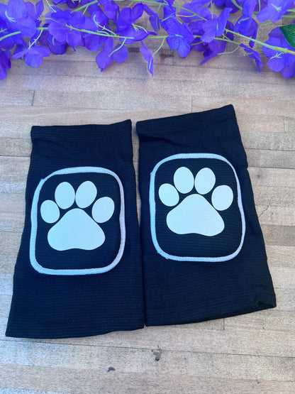 Black & White Paw Knee Pads - Puppy's Aesthetics