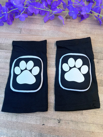 Black & White Paw Knee Pads - Puppy's Aesthetics