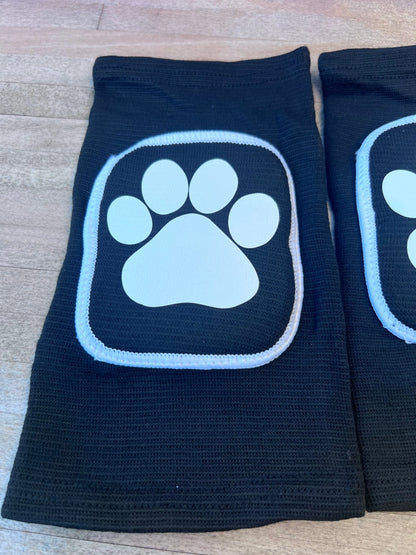 Black & White Paw Knee Pads - Puppy's Aesthetics