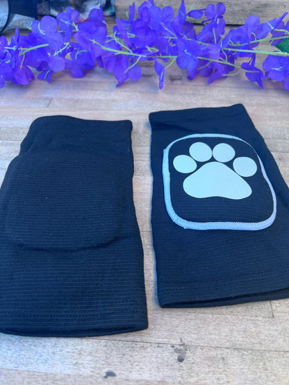 Black & White Paw Knee Pads - Puppy's Aesthetics