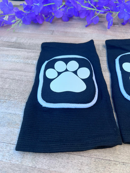 Black & White Paw Knee Pads - Puppy's Aesthetics