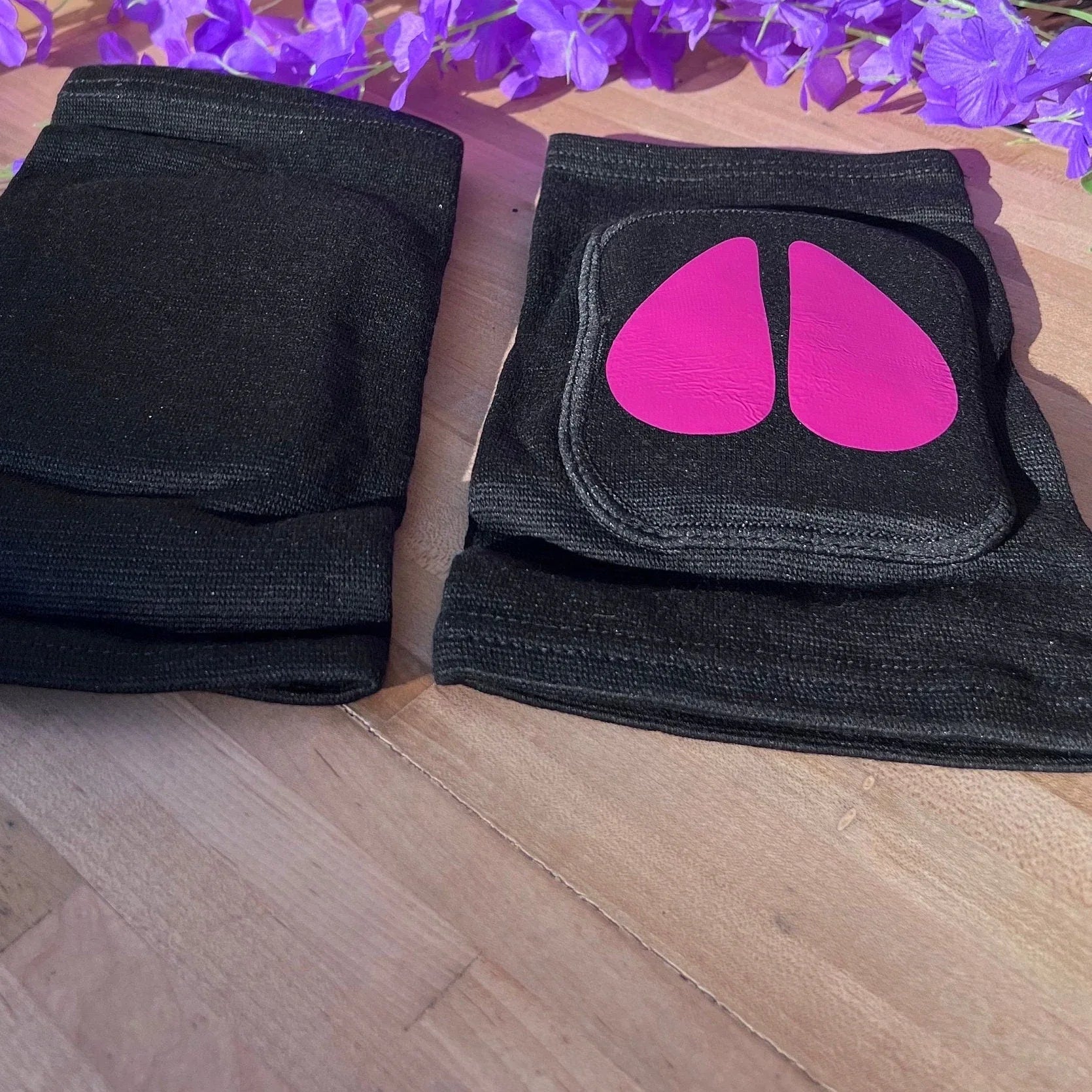 Black Cow Knee Pads - Puppy's Aesthetics