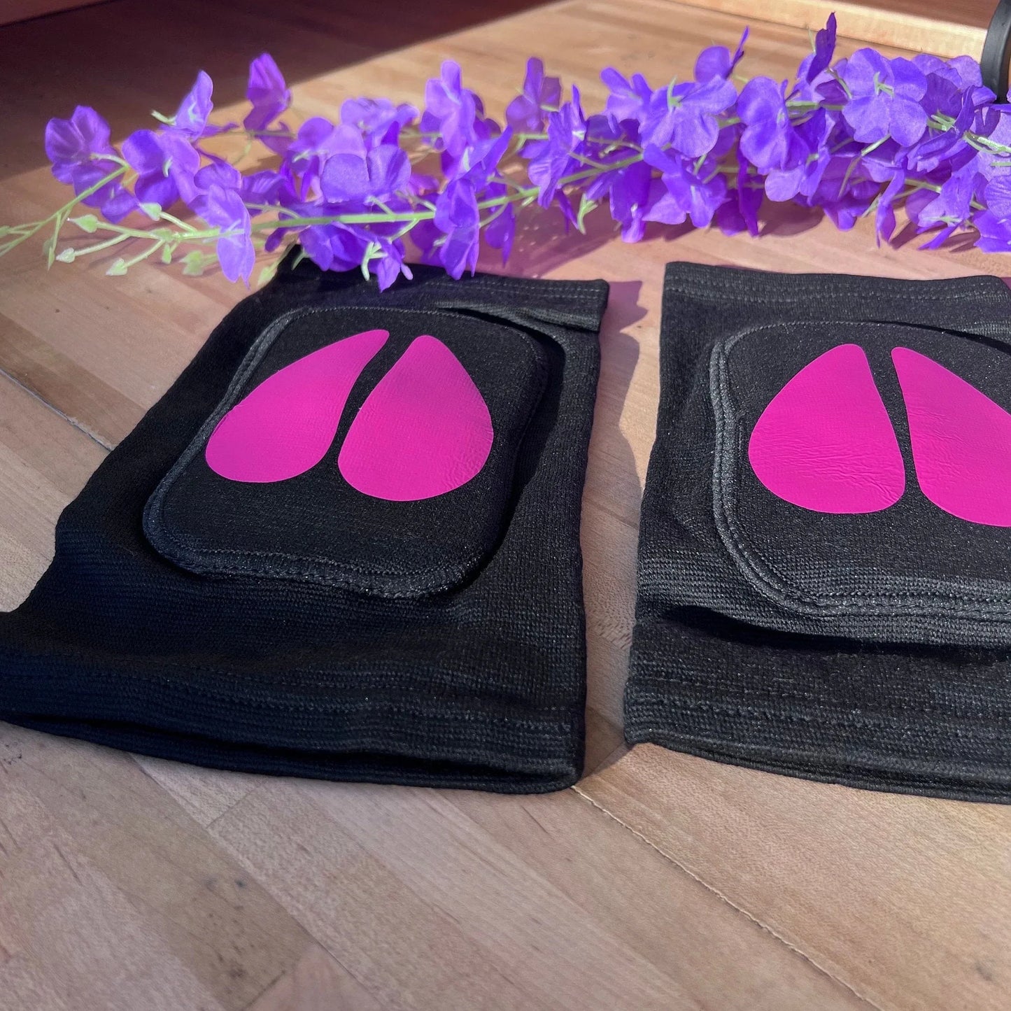 Black Cow Knee Pads - Puppy's Aesthetics