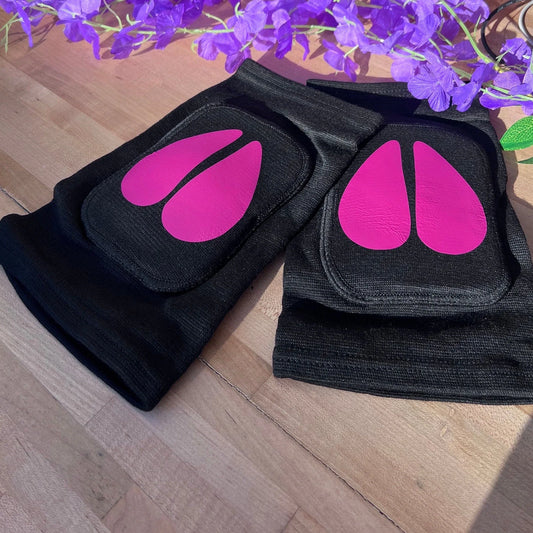 Black Cow Knee Pads - Puppy's Aesthetics