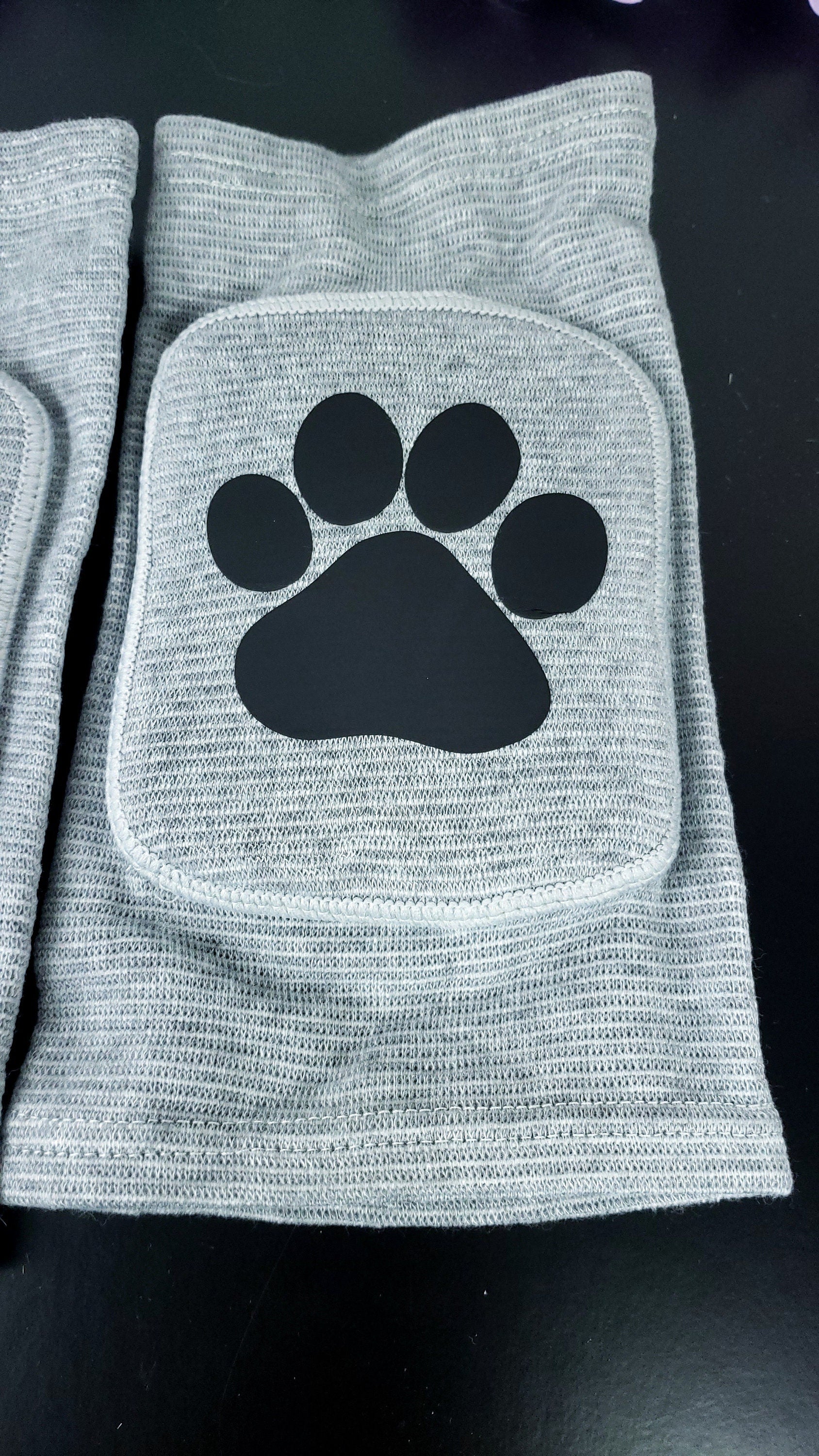 Gray Paw Knee pads - Puppy's Aesthetics