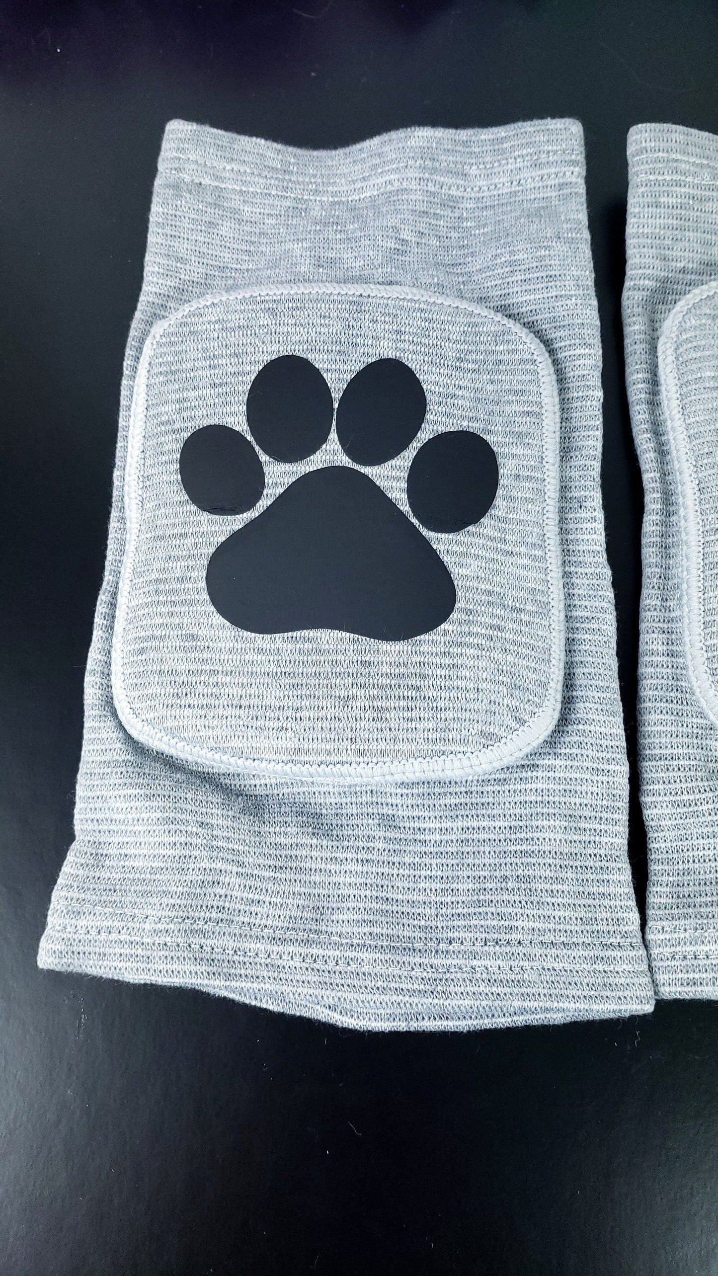 Gray Paw Knee pads - Puppy's Aesthetics
