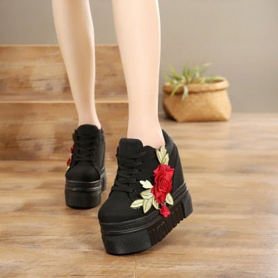 Pretty Embroidered Flowers Canvas Wedge Sneakers (Colors) Black
